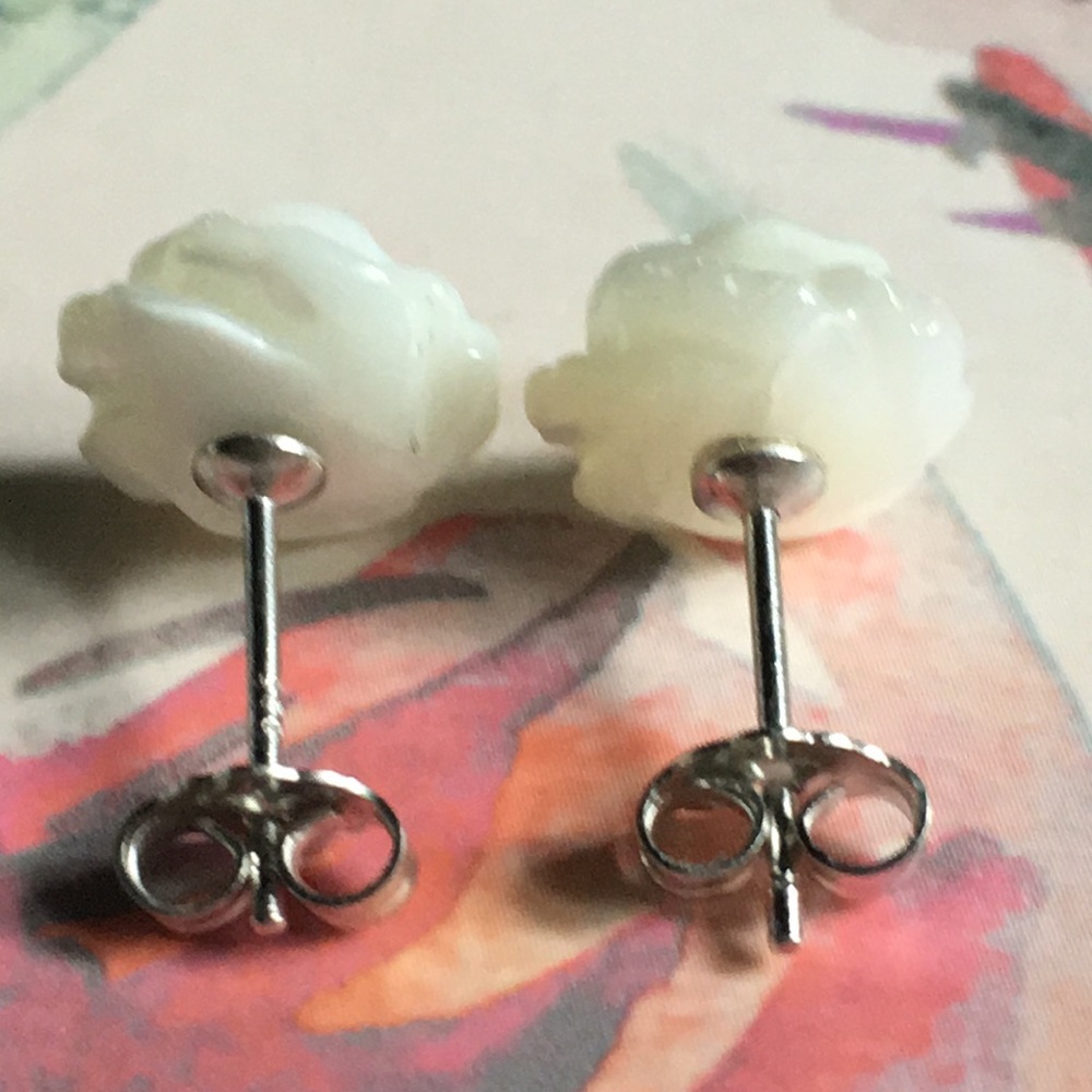 New! White Rose Stud Earrings - Picture 7 of 9